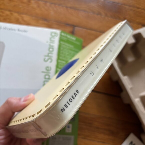 Netgear WPN824N N150 Wireless Router - Picture 6 of 7